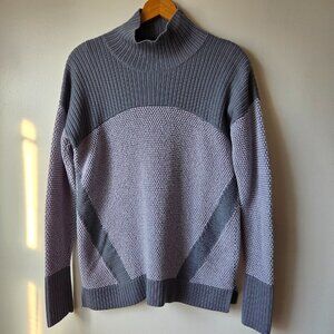 EUC LIKE NEW LULULEMON MOCKNECK 100% MERINO WOOL SOFT SWEATER SIZE 10 / M